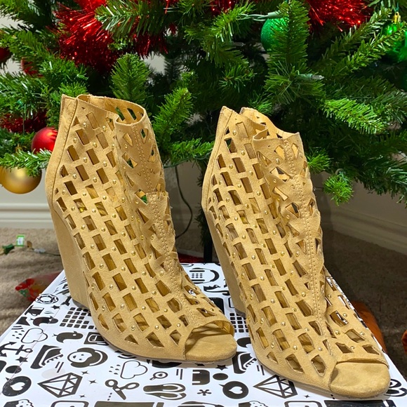 Wedges - Picture 1 of 2